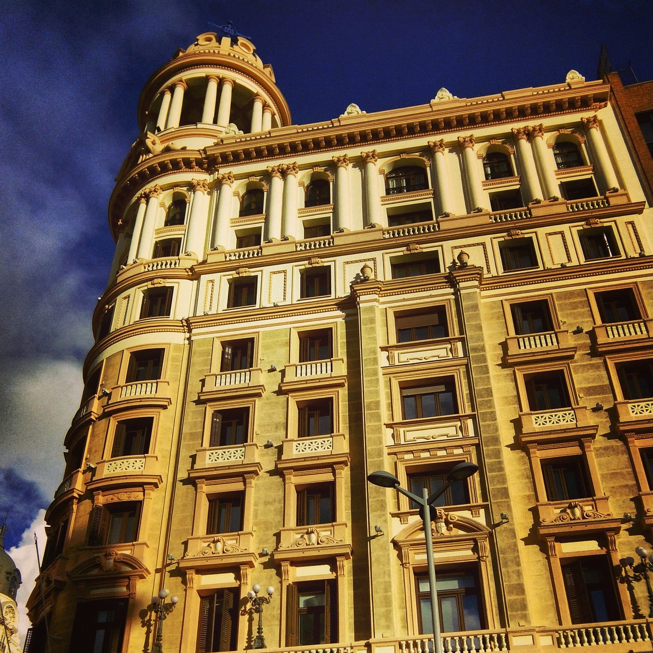 Plusvalía municipal al vender un piso en Madrid: edificios de viviendas