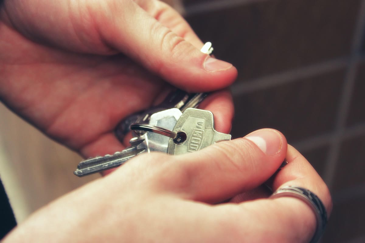 Recuperar la vivienda alquilada por necesidad (art. 9.3 LAU)